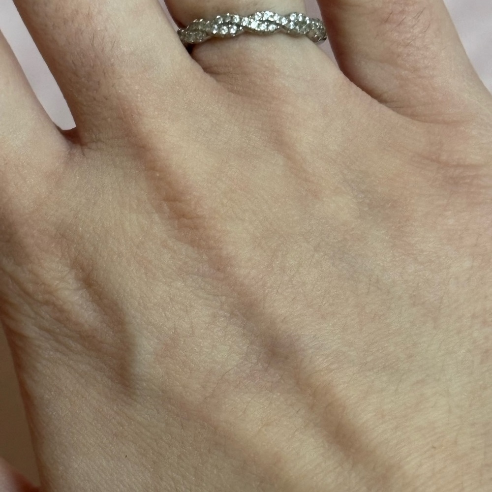 Elegant Silver Women's Ring